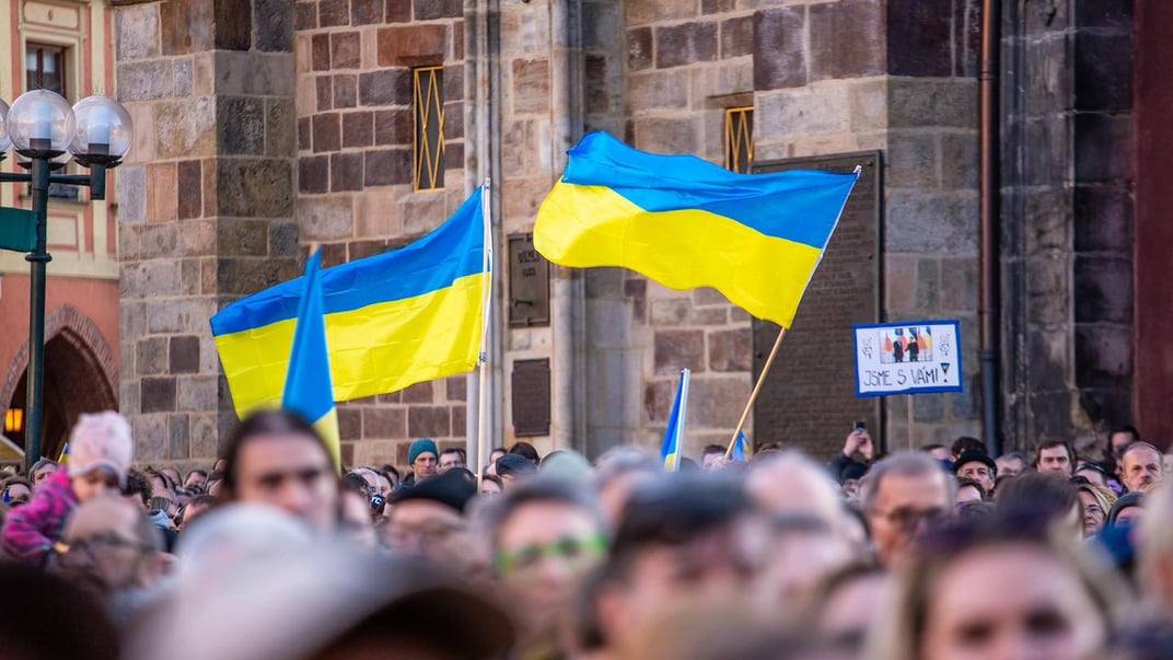 Ілюстративне фото. Проукраїнський мітинг у Празі до другої річниці повномасштабного вторгнення в Україні