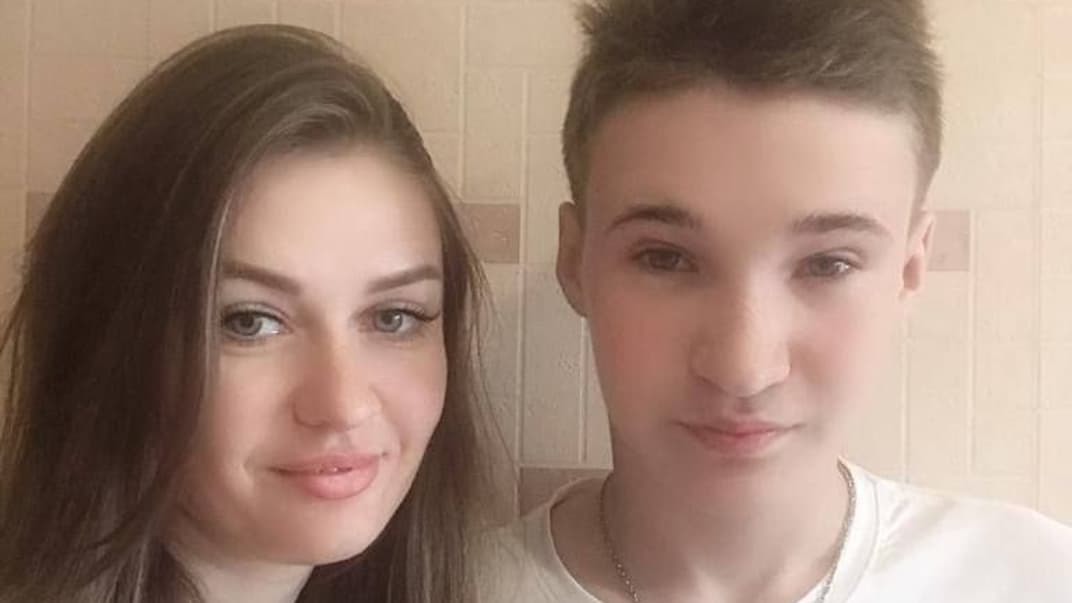 14-річний Павло та його сестра Анастасія