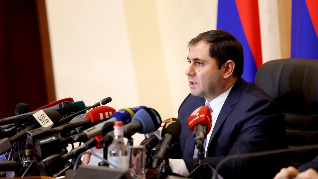 Міністр оборони Вірменії Сурен Папікян під час пресконференції 15 січня 2025 року