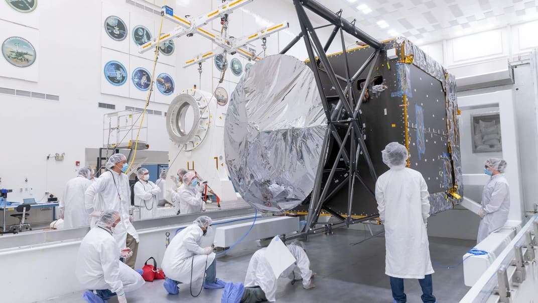Основний компонент космічного корабля NASA Psyche доставлений в Лабораторію реактивного руху NASA в Південній Каліфорнії, 28 березня 2021 року
