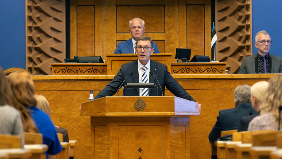 Ще кандидат у прем’єр-міністри Естонії Крістен Міхал виступає перед Рійгікогу — парламентом країни, 22 липня 2024 року