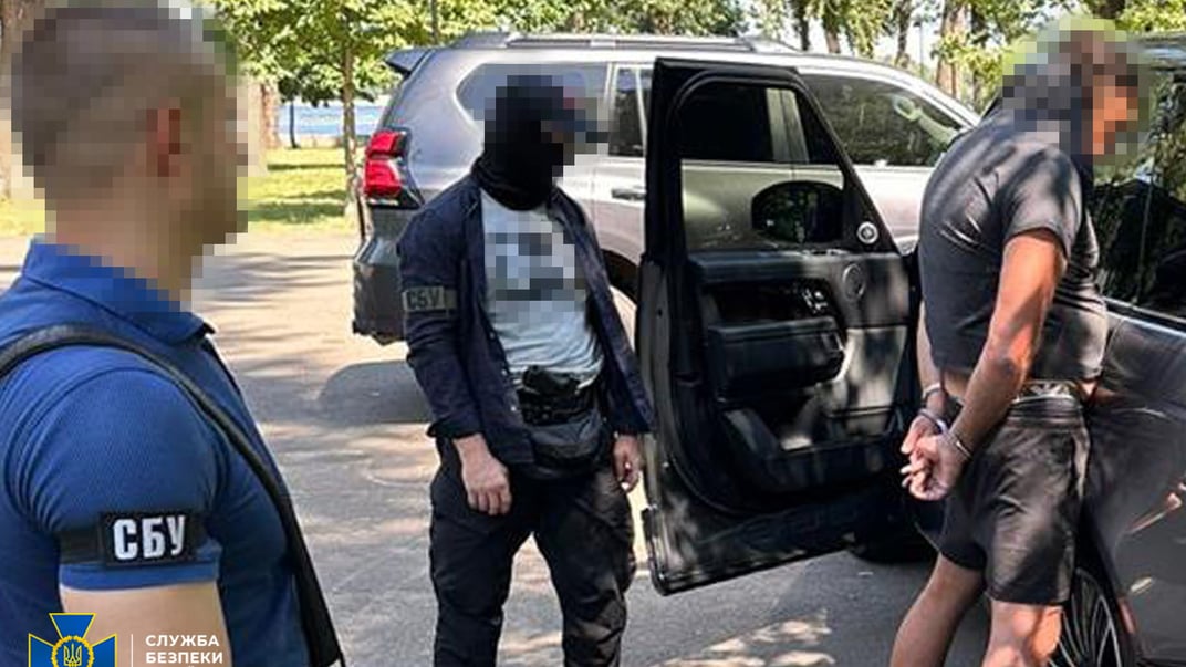 СБУ затримала на хабарях одного з головних податківців Києва