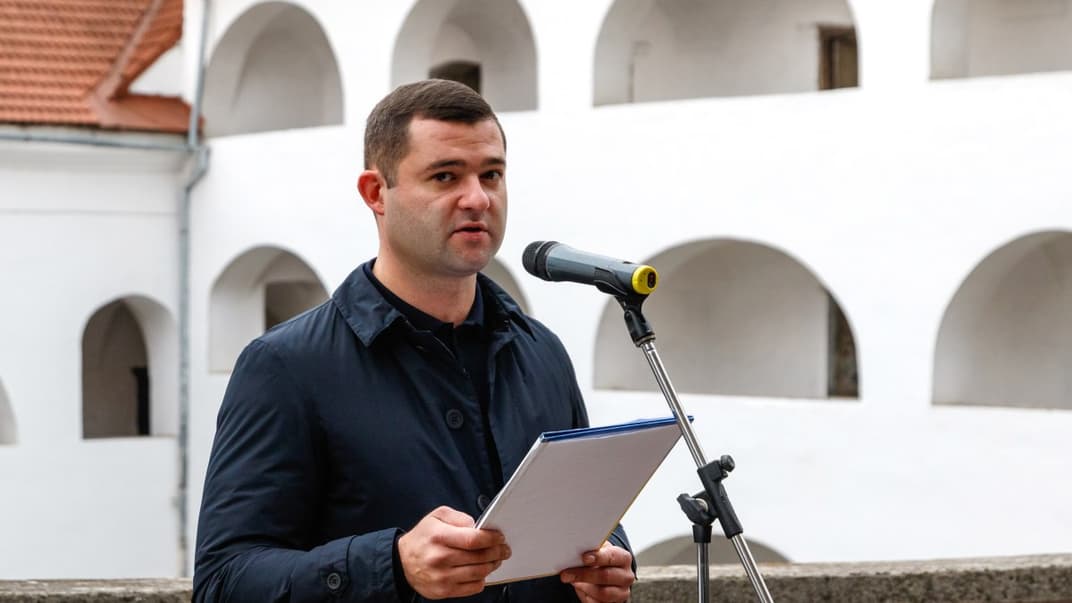 Міський голова Мукачева Андрій Балога виступає під час відкриття Музею бойової слави АТО у Мукачеві, 14 жовтня 2021 року