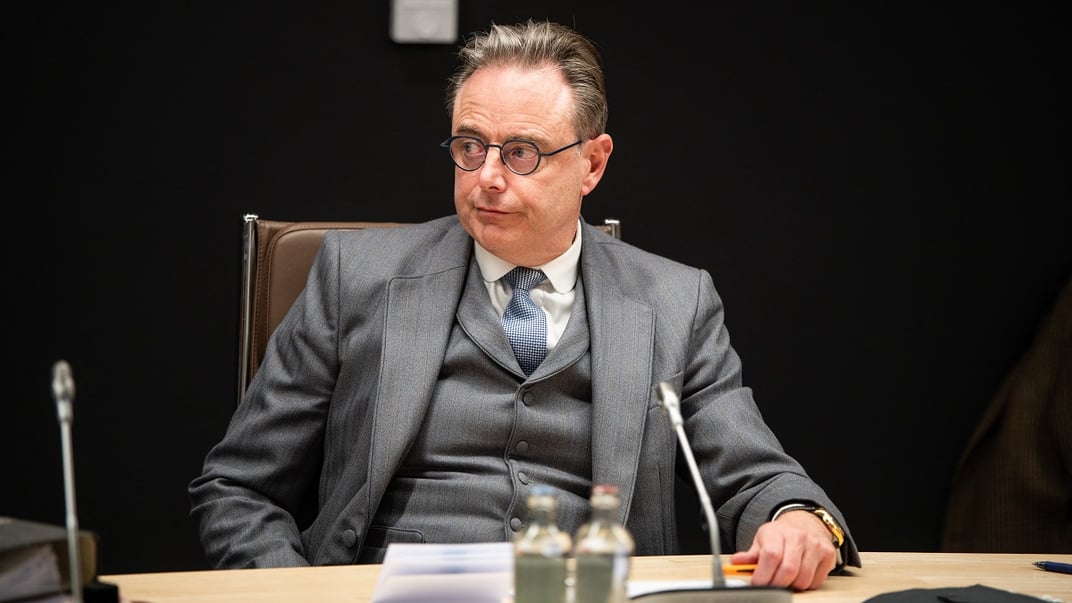 Прем’єр-міністр Бельгії Барт Де Вевер на пресконференці 24 листопада 2025 року