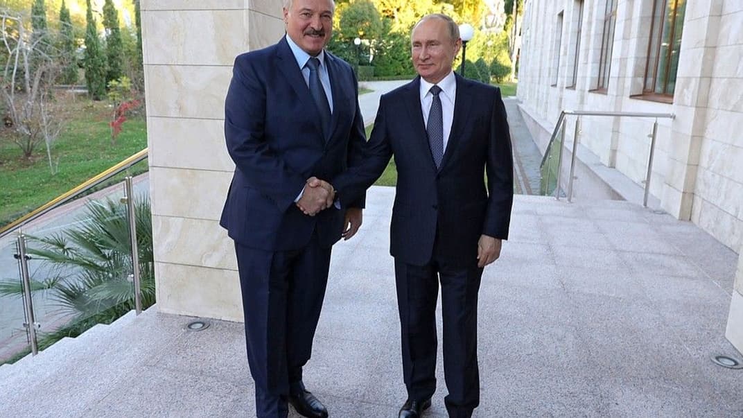 Президент Білорусі Олександр Лукашенко (праворуч) на зустрічі з президентом РФ Володимиром Путіним у Сочі, Росія, 7 грудня 2019 року