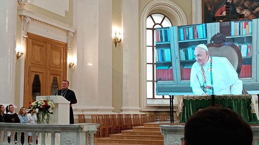 Папа Франциск 25 августа провел телемост с молодыми католиками из россии