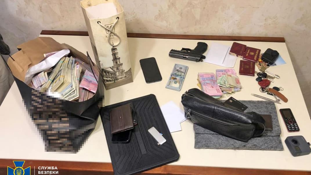 Вещи, которые правоохранители обнаружили во время обысков