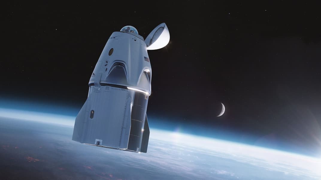 Космический корабль Crew Dragon, на котором до конца 2021 года должна отправиться первая космическая миссия с гражданским экипажем. Прототип