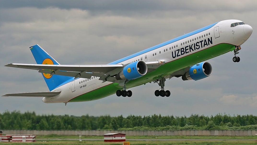 Літак Uzbekistan Airways