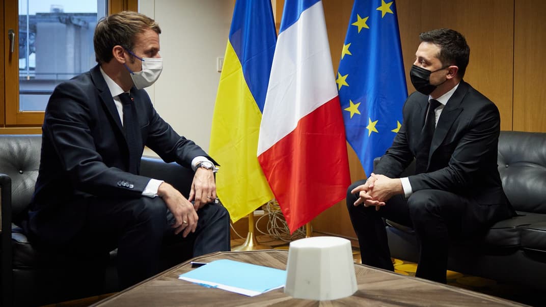 Зустріч президента України Володимира Зеленського  із президентом Франції Емманюелем Макроном під час шостого саміту Східного партнерства у Брюселі