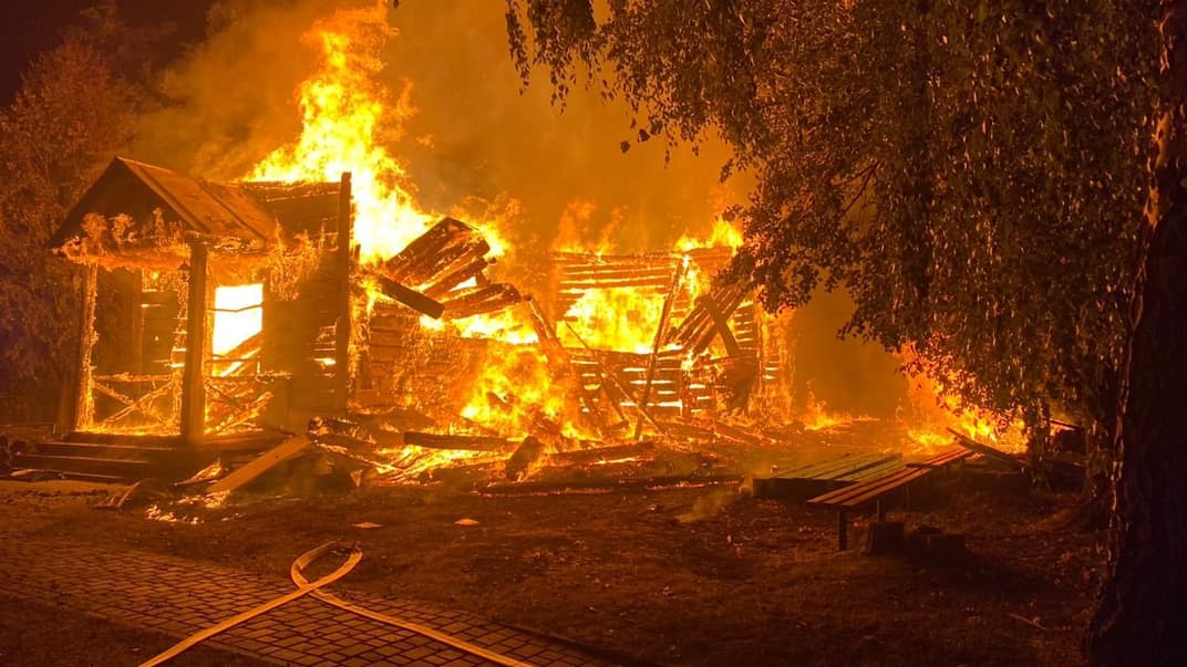 У Рівненському районі вогнем знищено деревʼяну церкву ХІХ ст.