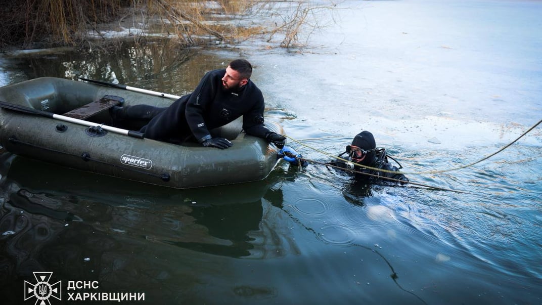 Водолази працюють на місці, де шестеро дітей провалися під кригу, Харків, 12 березня 2026 року