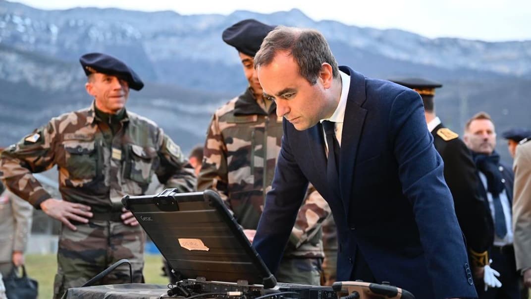 Министр вооруженных сил Франции Себастьян Лекорню