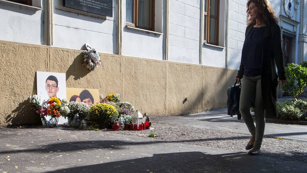 Меморіал убитому словацькому журналісту Яну Кучаку та його нареченій Мартіні в центрі Братислави, Словатчина, 12 жовтня 2018 року