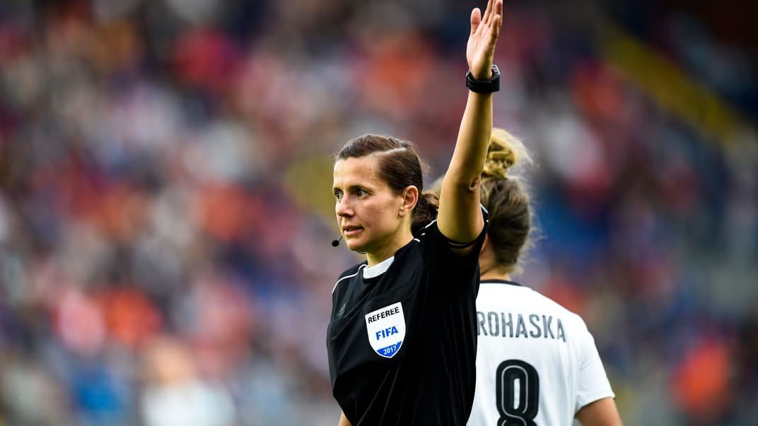 Українська футбольна арбітриня Катерина Монзуль