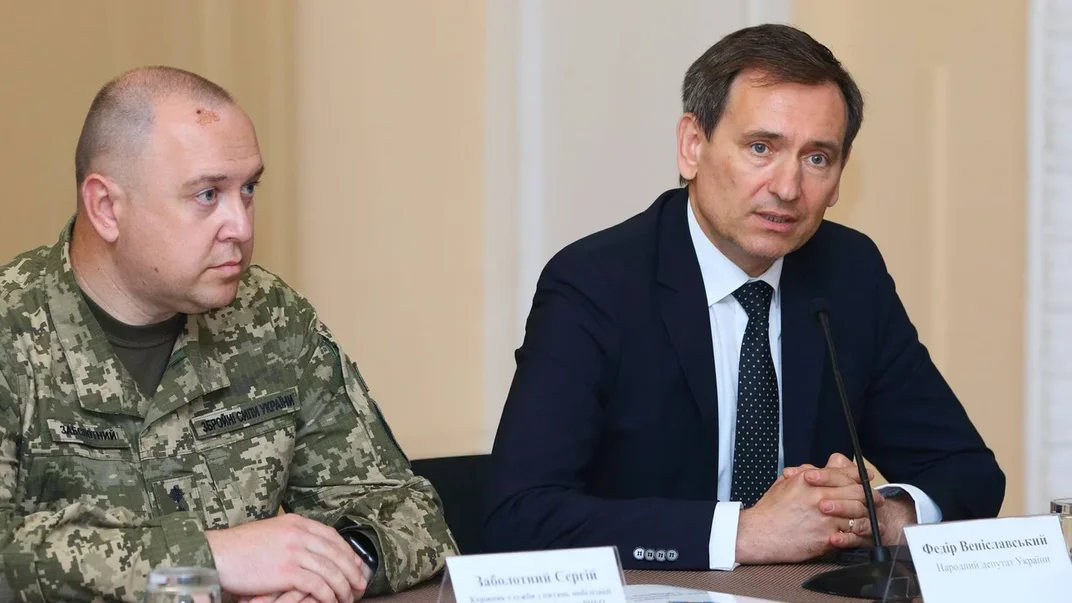 Народний депутат Федір Веніславський (праворуч)