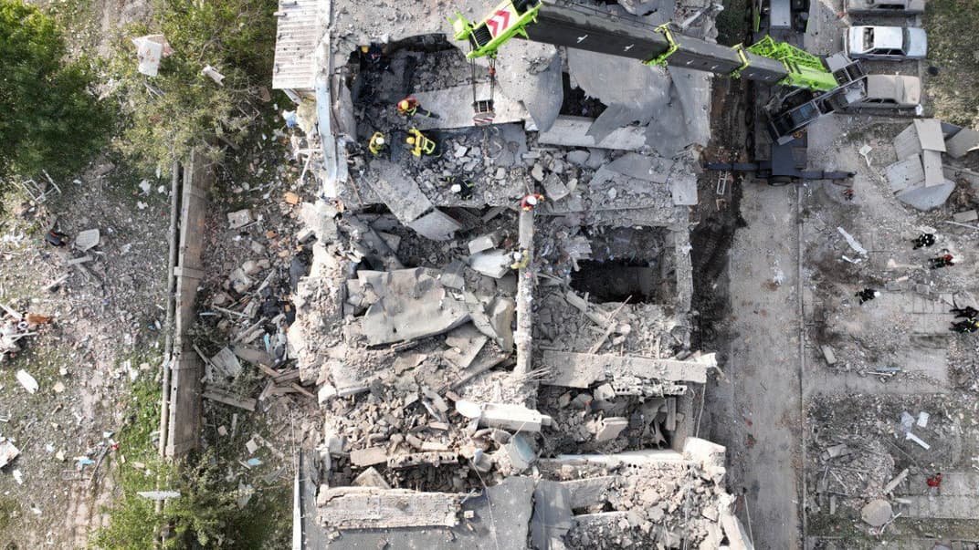 Наслідки обстрілу Миколаєва, який стався 13 жовтня