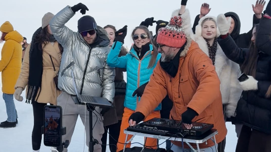 Вечірка на Київському водосховищі