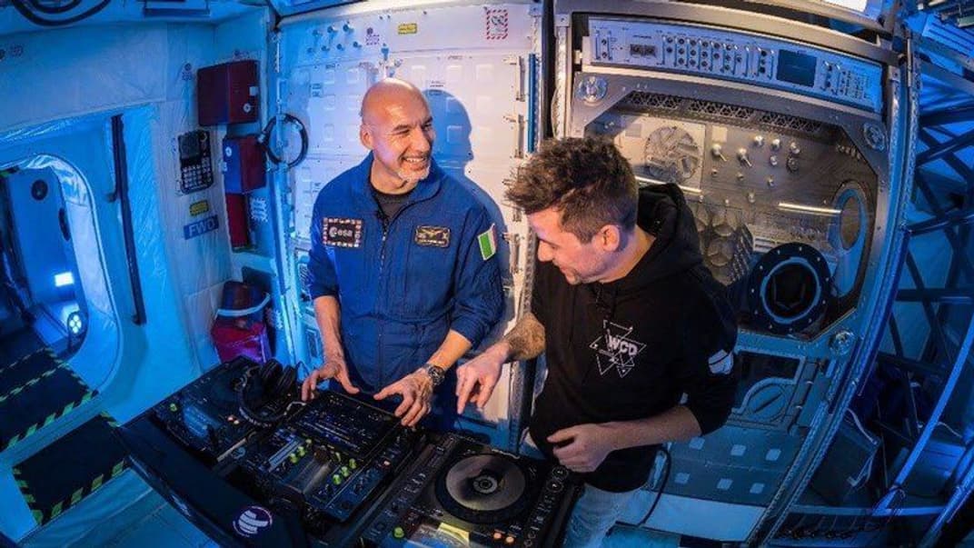 Итальянский астронавт сыграл первый DJ-сет в космосе