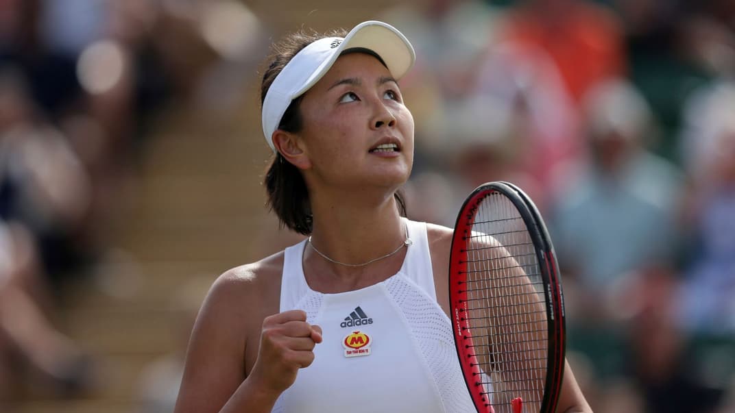 Теннисистка Пэн Шуай во время матча на Уимблдонском теннисном чемпионате в Лондоне, 7 июля 2017 года