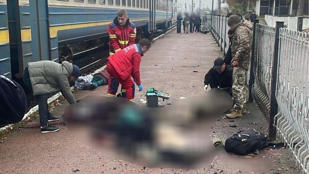 На Житомирщині чоловік підірвав гранату на пероні вокзалу. Серед загиблих — прикордонниця (ОНОВЛЕНО)