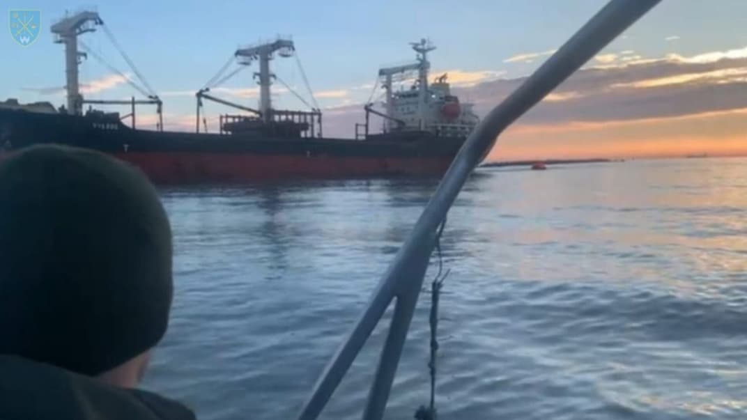 В Черном море на российской мине подорвалось гражданское судно под флагом Панамы