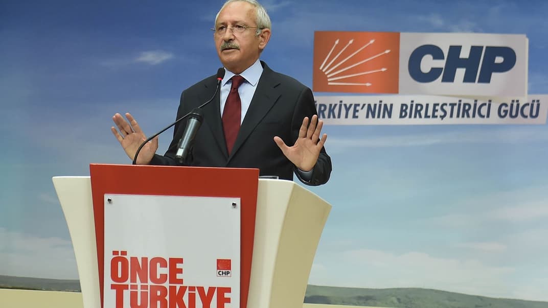 Ілюстративне фото. Кемаль Кілічдароглу робить заяву після виборів у листопаді 2015 року