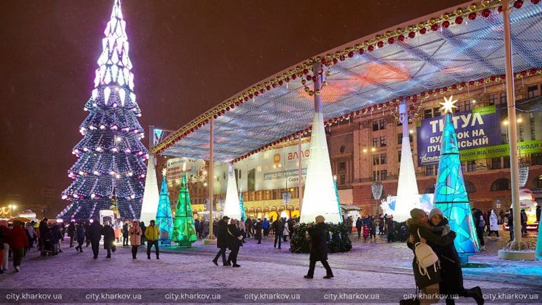 Елка, которую в Харькове устанавливали в 2021 году
