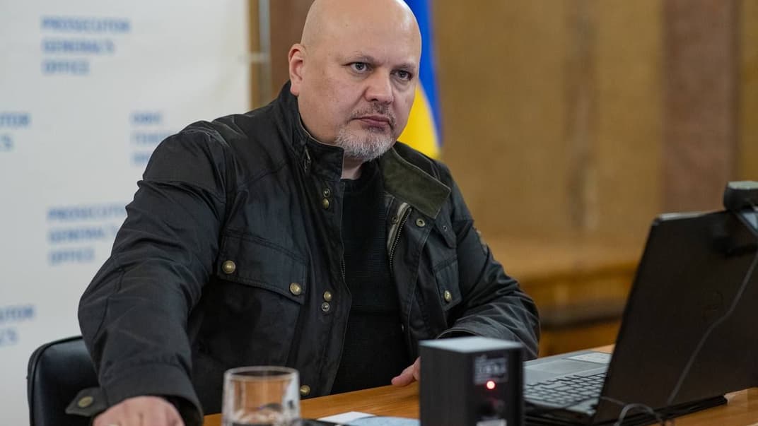 Прокурор Международного уголовного суда Карим Хан во время рабочего визита в Украину, 16 марта 2022 года