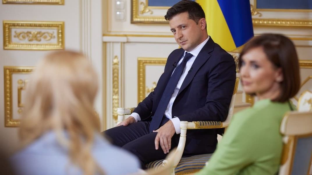 Президент Владимир Зеленский во время интервью