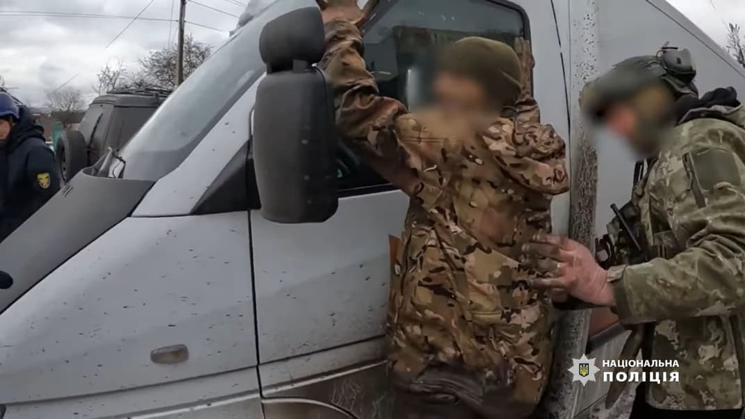 Задержанный российский солдат