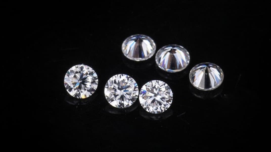 Виставлені на продаж діаманти НБУ