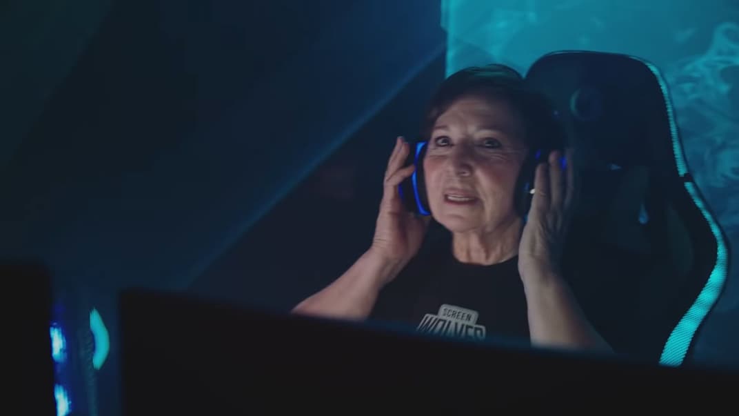 Селія Вільялобос у ролику, присвяченому заснуванню власної кіберспортивної команди «Screen Wolves»