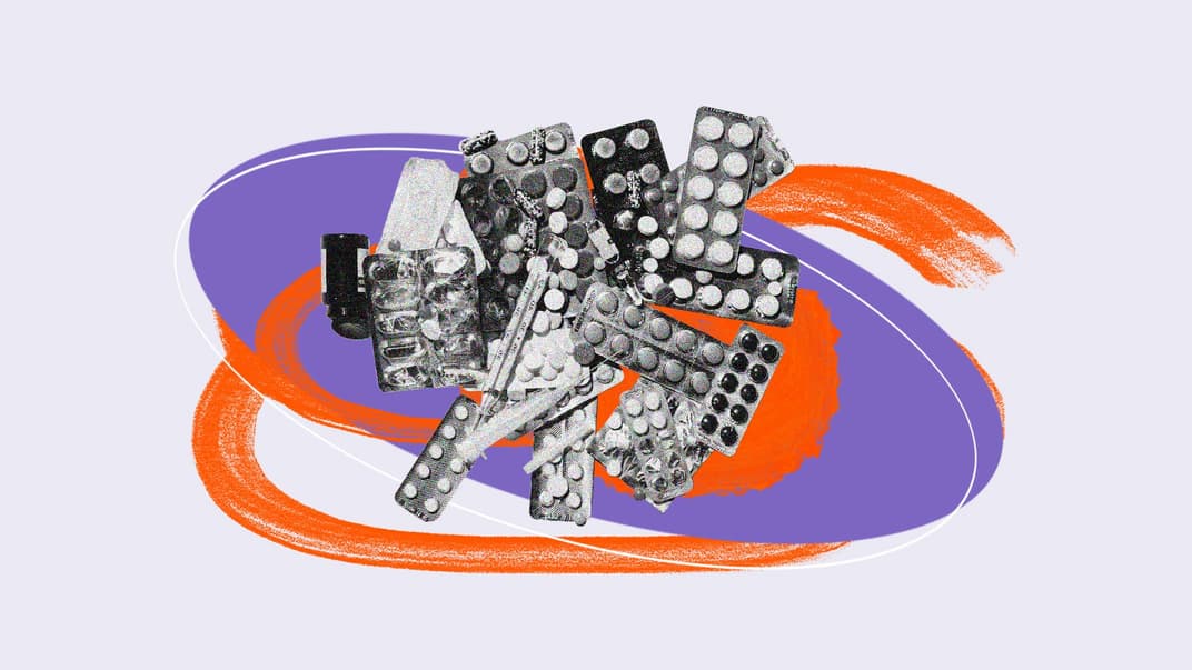 «Ліки продають із машин на базарі». Що з медициною на окупованих територіях