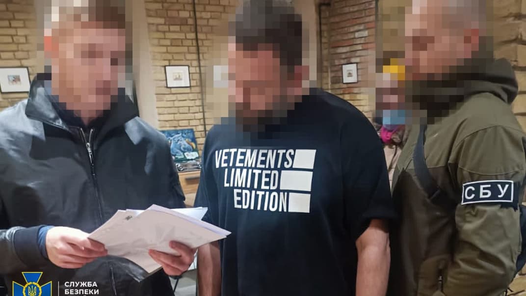 Александр Дубинский во время вручения подозрения 3 ноября 2023 года