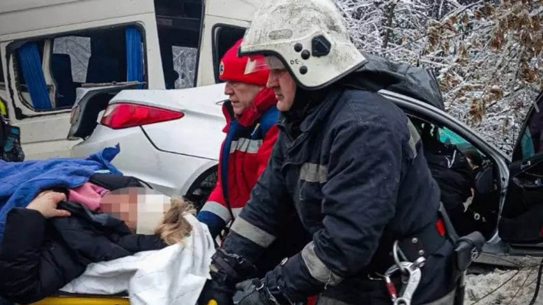 На Київщині маршрутка потрапила в аварію