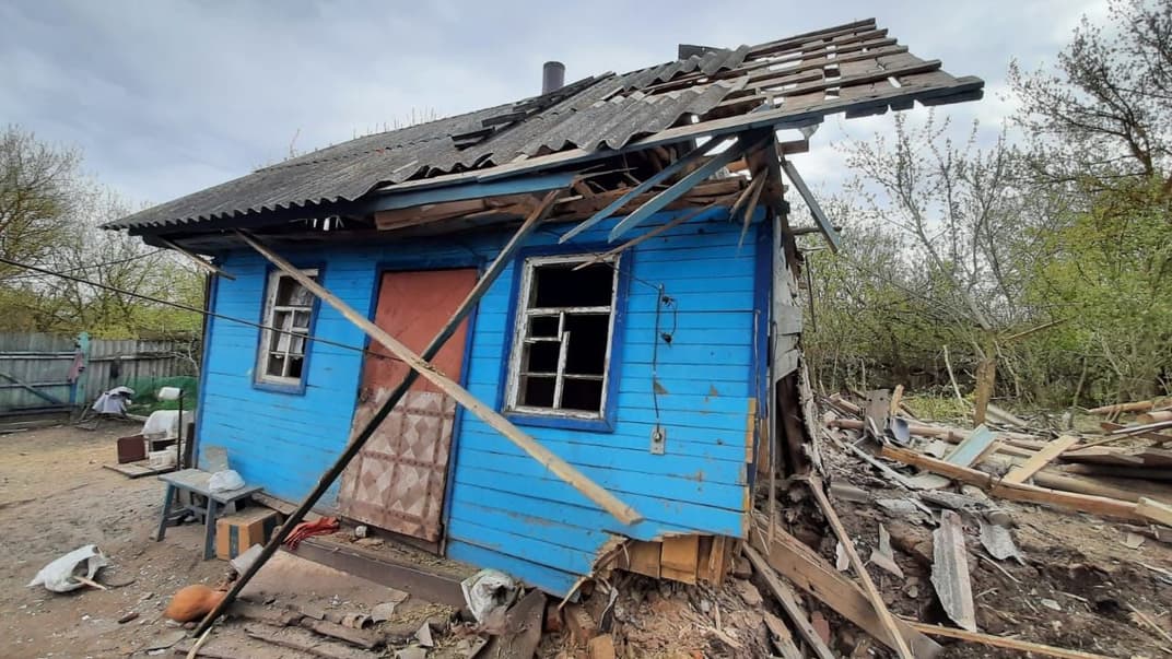 Пошкоджений житловий будинок на Сумщині, 18 квітня 2023 року