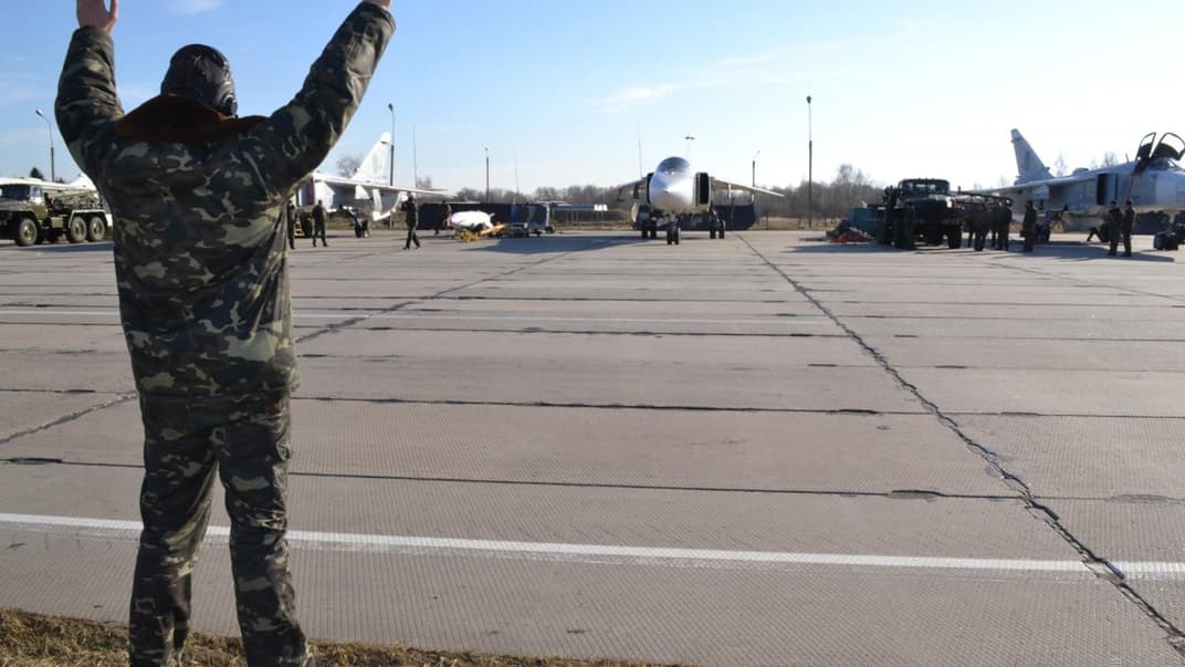Польоти екіпажів на навчально-тренувальних літаках Л-39 «Альбатрос» та бойових Су-24М і Су-24МР в межах військових навчань ЗСУ, м. Старокостянтинів (Хмельницька область), 14 березня 2014 року