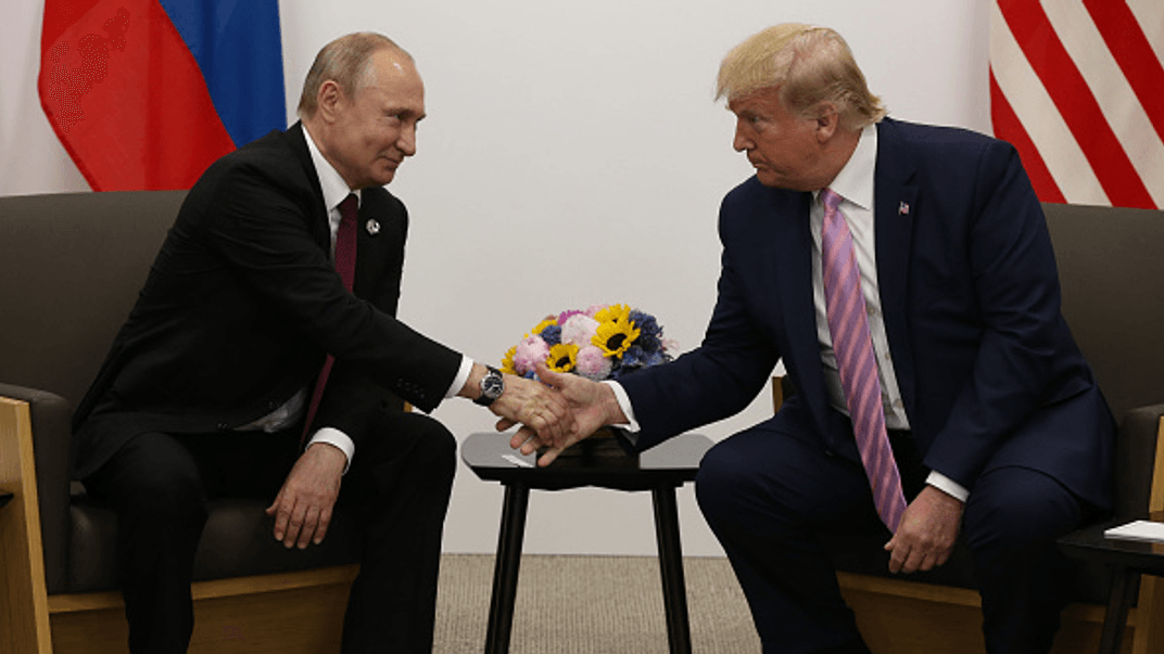 Президент США Дональд Трамп та лідер росії володимир путін під час двосторонньої зустрічі на саміті G20 у 2019 році, Осака, Японія, 28 червня 2019 року Президент США Дональд Трамп та лідер росії володимир путін під час двосторонньої зустрічі на саміті G20 у 2019 році, Осака, Японія, 28 червня 2019 року