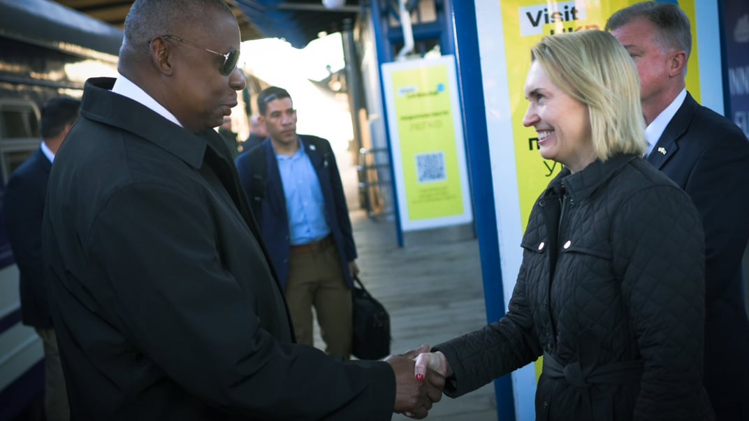 Министр обороны США Ллойд Остин и посол США в Украине Бриджит Бринк, Киев, 21 октября 2024 года