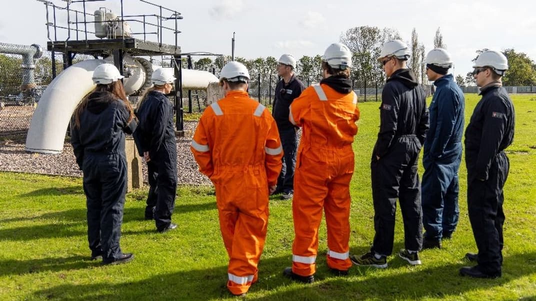 Українці проходять навчання на газовому заводі в Англії