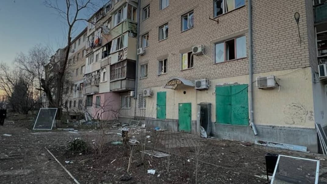 Последствия российского обстрела Херсона в ночь на 24 декабря 2023 года
