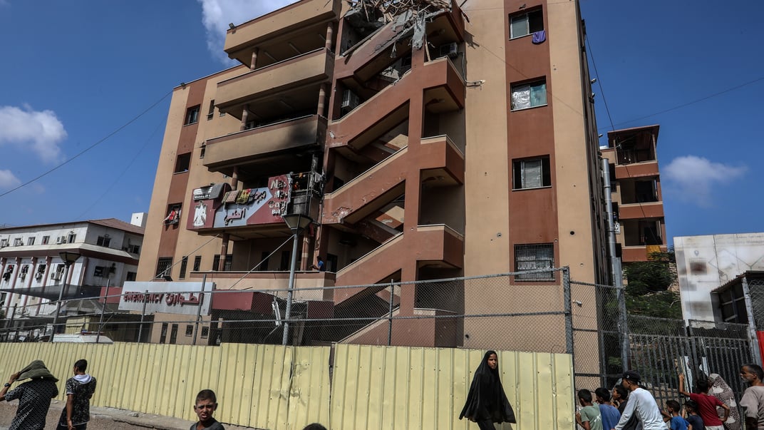 Вид на лікарню в Газі, яка була пошкоджена внаслідок ізраїльського удару, 25 серпня 2025 року