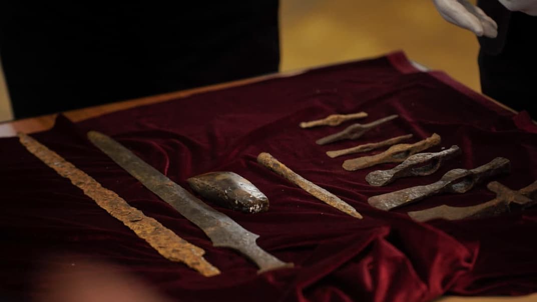 Украине вернули 14 ценных исторических артефактов, похищенных россиянами