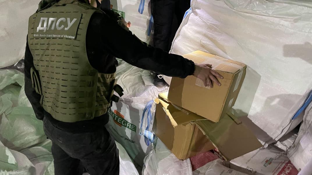 Контрабандные товары, которые обнаружили в Николаевском порту