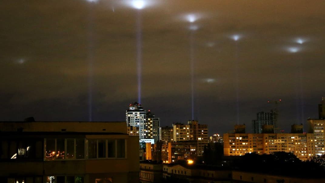 Представники культурної і креативної індустрії влаштували акцію #стопкультурнийкарантин, якою хотіли привернути увагу до проблем сфери під час карантину, Київ, 12 травня 2020 року