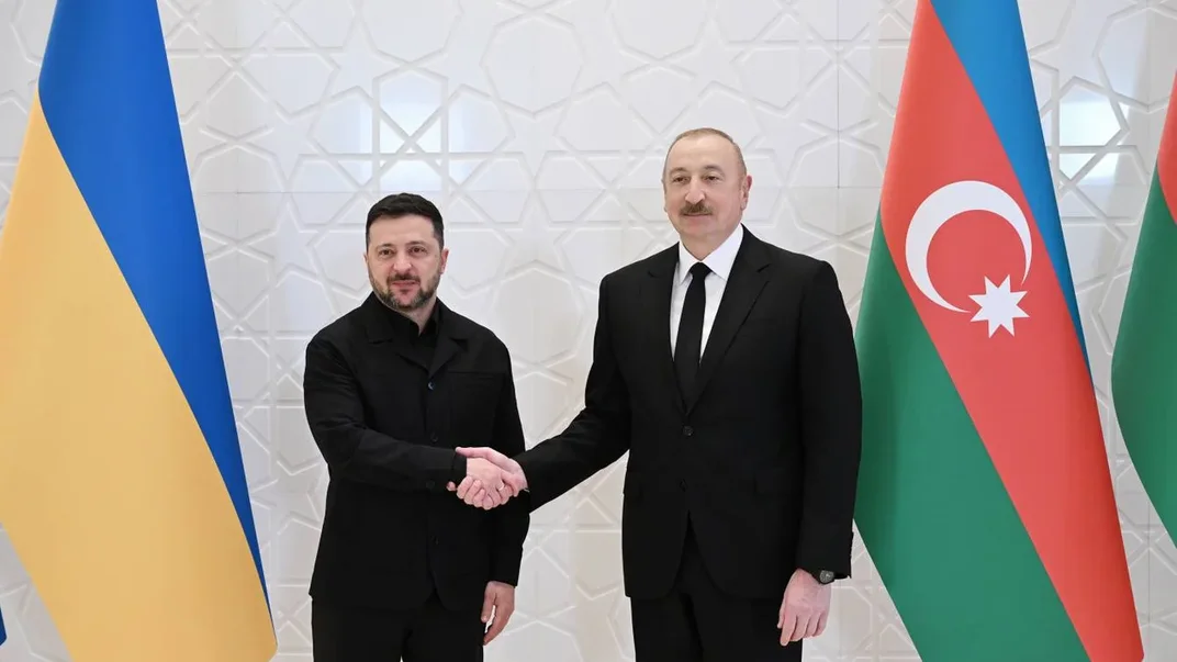 Президент України Володимир Зеленський під час зустрічі з президентом Азербайджану Ільхамом Алієвим