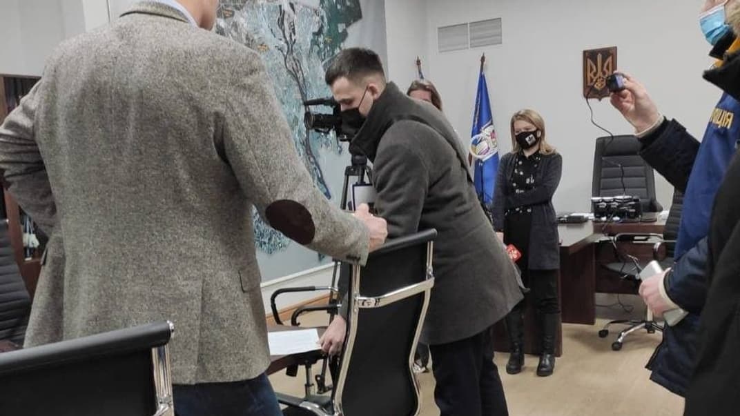 Вручення підозри Миколі Поворознику