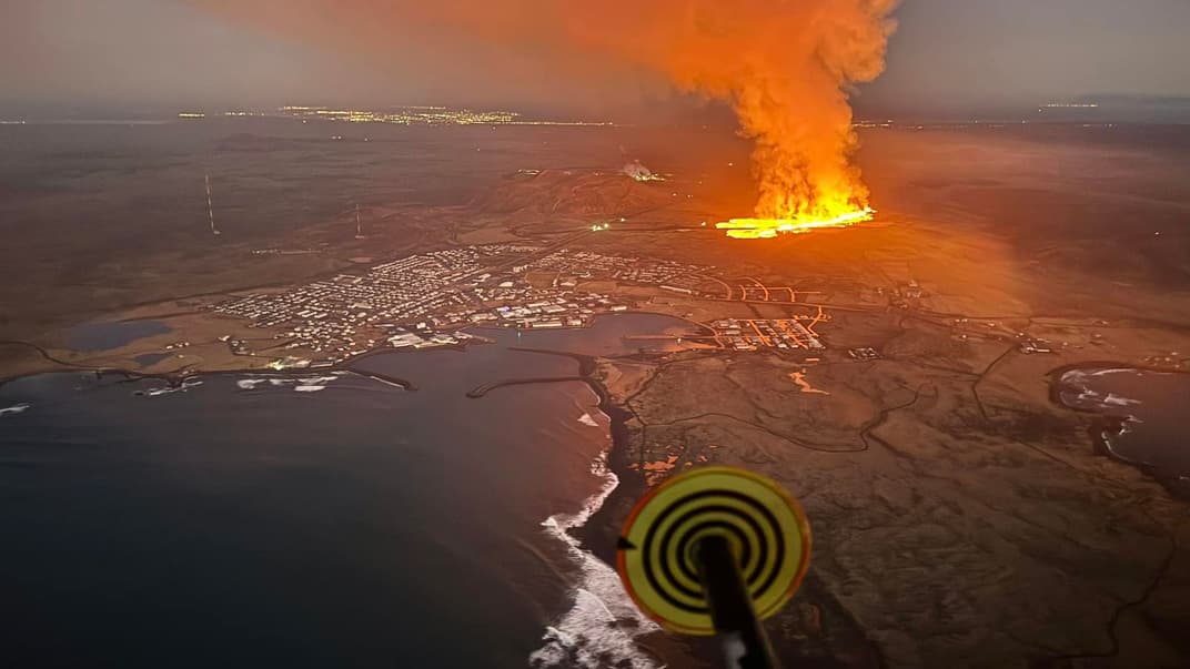 Виверження вулкана на півострові Рейк'янес в Ісландії, 14 січня 2024 року