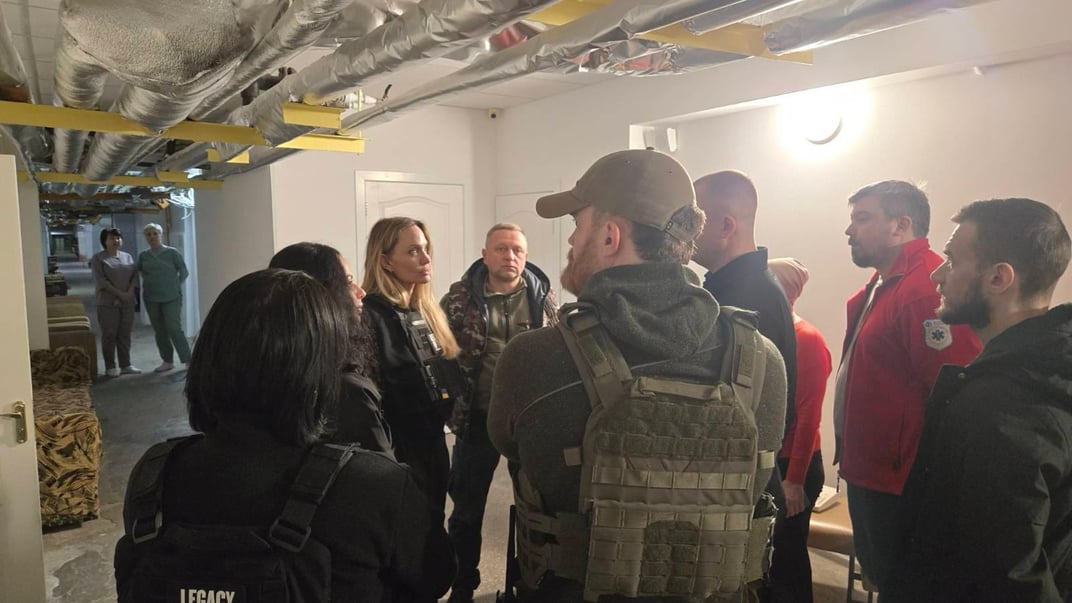 Анджеліна Джолі під час візиту в Україну